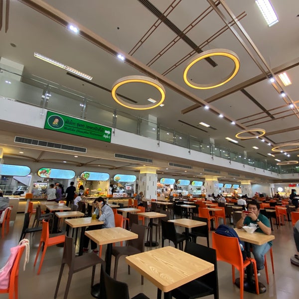 Foto diambil di Taweewong Tawanyasak Food Court oleh Thitipong s. pada 12/12/2020