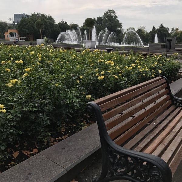 9/18/2017 tarihinde Ксения Р.ziyaretçi tarafından Gorky Park'de çekilen fotoğraf