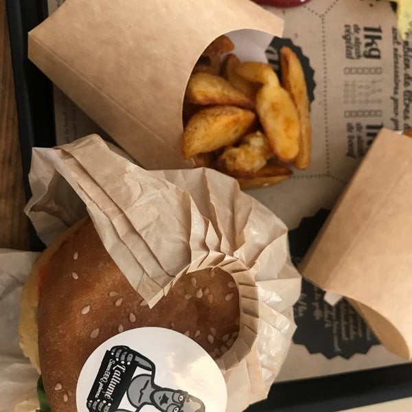 9/23/2019にori e.がHank Burgerで撮った写真