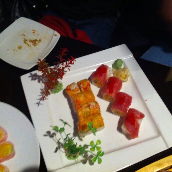 Photo prise au Mikado Japanese Restaurant par Joe L. le1/18/2014