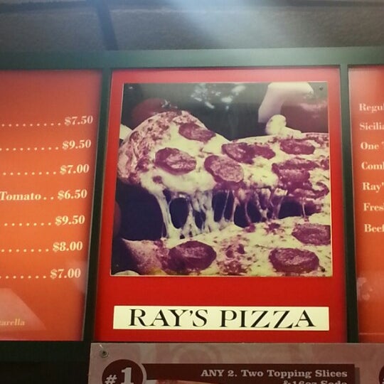 Снимок сделан в Famous Original Ray&#39;s Pizza пользователем Shayne S. 11/24/2012