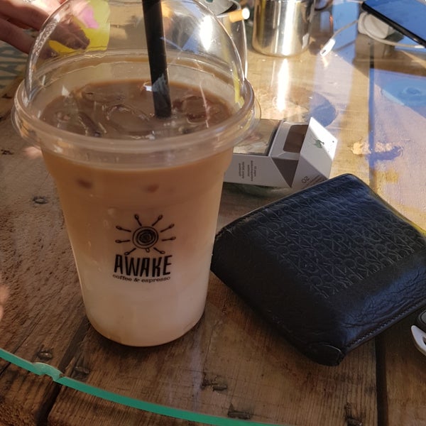 Снимок сделан в Awake Coffee &amp; Espresso пользователем Anıl K. 4/22/2018