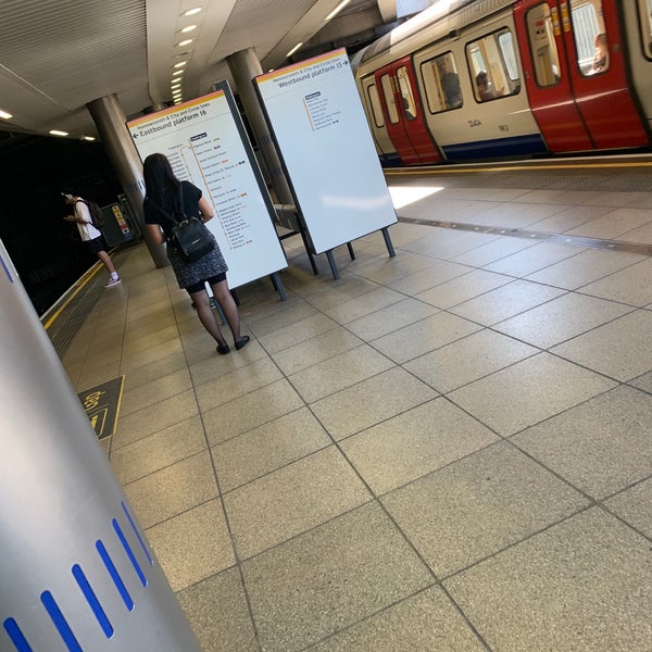 8/23/2019にDoug M.がPaddington London Underground Station (Hammersmith &amp; City and Circle lines)で撮った写真