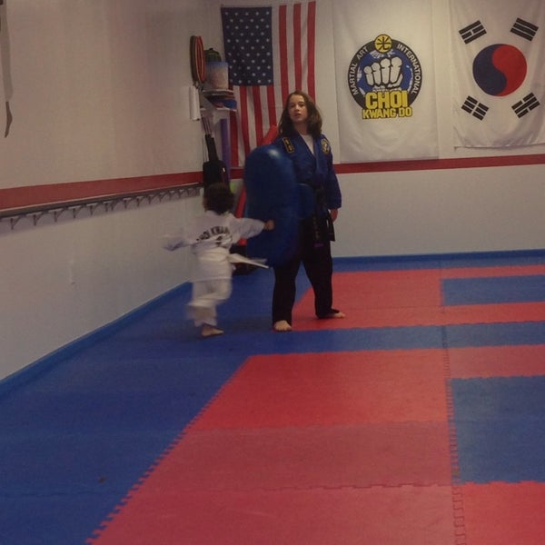 4/29/2014 tarihinde Angela J.ziyaretçi tarafından Cartersville Martial Art &amp; Self Defense'de çekilen fotoğraf