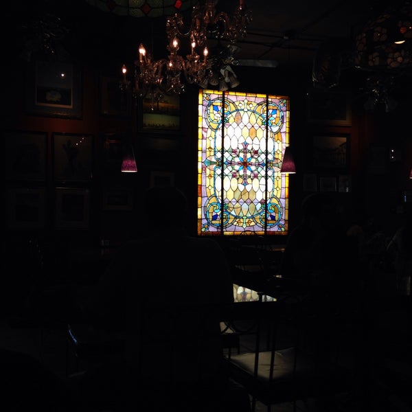 2/21/2015 tarihinde Nomadziyaretçi tarafından White Wolf Cafe &amp; Bar'de çekilen fotoğraf
