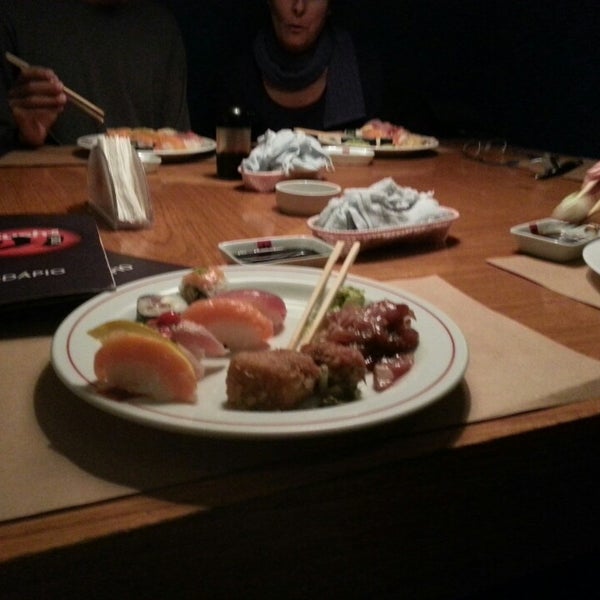 รูปภาพถ่ายที่ Sushi Yama โดย Plínio F. เมื่อ 7/12/2014