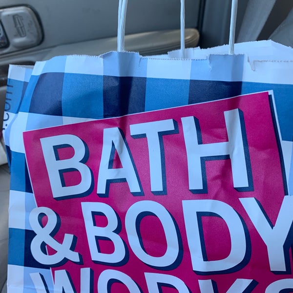 Bath Body Works 3200 N Federal Hwy