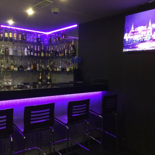 Foto tomada en Erebuni Restaurant, Bar &amp; Lounge  por Erebuni Restaurant, Bar &amp; Lounge el 1/16/2014