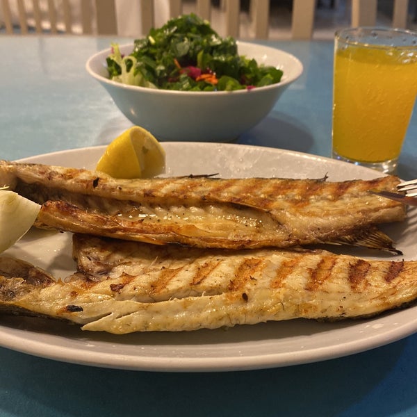 Foto scattata a Kalikratya Balık Restaurant da Rıdvan Ç. il 10/23/2021