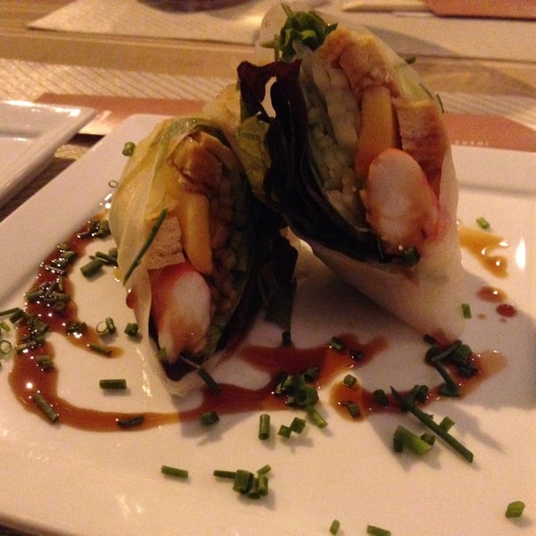 Foto diambil di Mizu Sushi &amp; Anti-Sushi oleh Pedro P. pada 1/21/2014