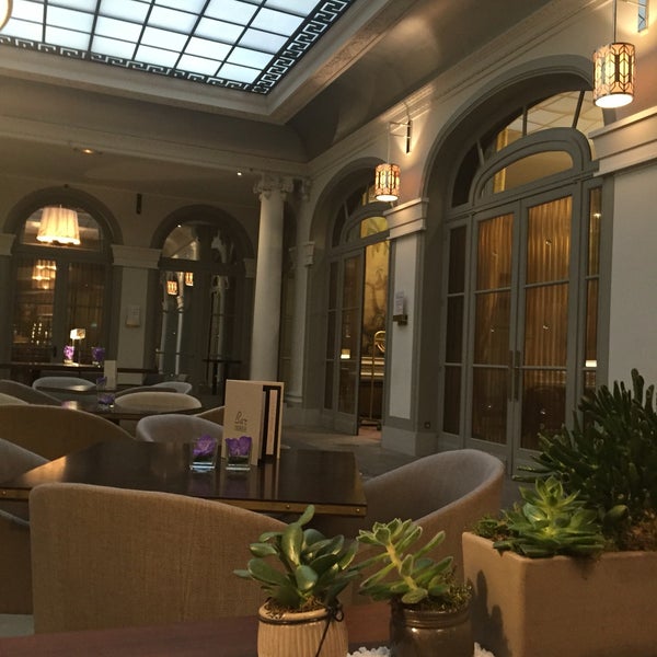 Das Foto wurde bei Paris Marriott Opera Ambassador Hotel von Barbara am 8/23/2016 aufgenommen