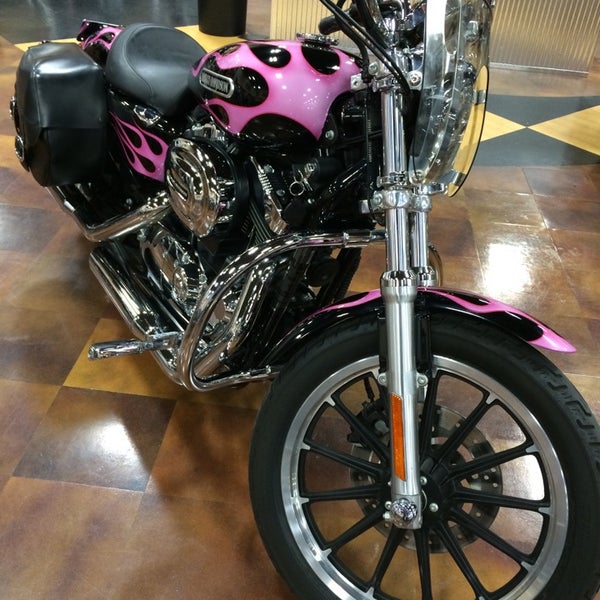 Foto scattata a Lucky Harley-Davidson da Reneta T. il 5/4/2014