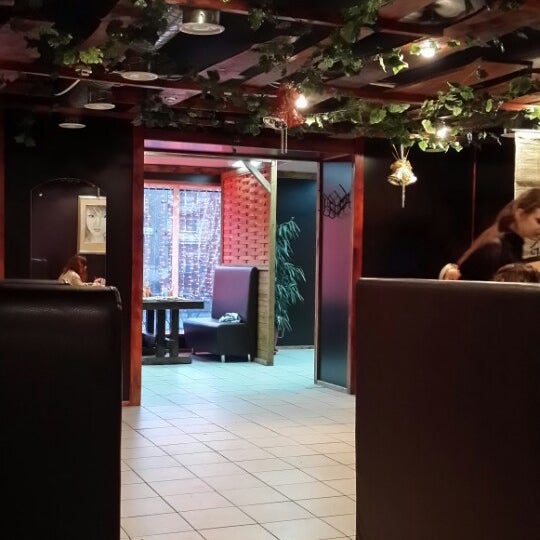 Фьюжн октябрьская ул 106. Кафе три кита саратов огородная. Ресторан «фьюжн» танай. Тыва кафе фьюжн персонал. Фьюжн кафе москва дубнинская.