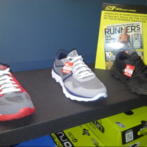 Skechers factory top outlet el monte