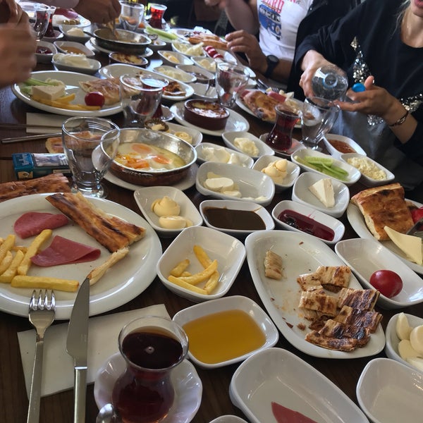 Yavuzbey Iskender Istanbul Restaurant Reviews Photos Phone Number Tripadvisor