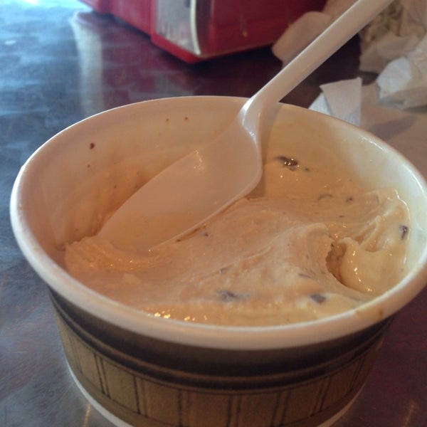 5/24/2014にKarine J.がKatie&#39;s Homemade Ice Creamで撮った写真