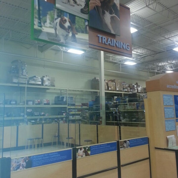 petsmart metrocenter