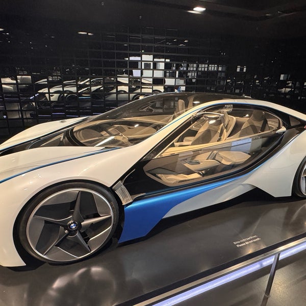 2/21/2024 tarihinde Trevor O.ziyaretçi tarafından BMW Welt'de çekilen fotoğraf