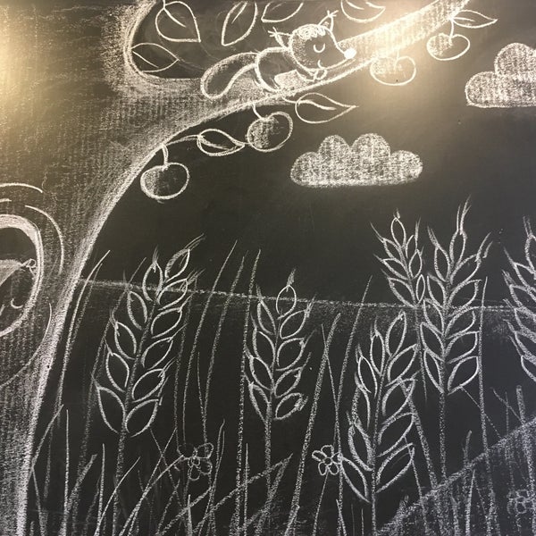 Great cinnamon, chocolate and walnut rolls. Friendly people, good cold pressed juices. And amazing chalk art on blackboard. Come here for coffee break or breakfast.