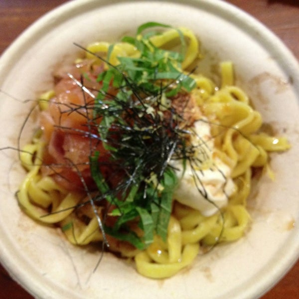 Снимок сделан в Yuji Ramen Kitchen пользователем pdot 4/1/2013