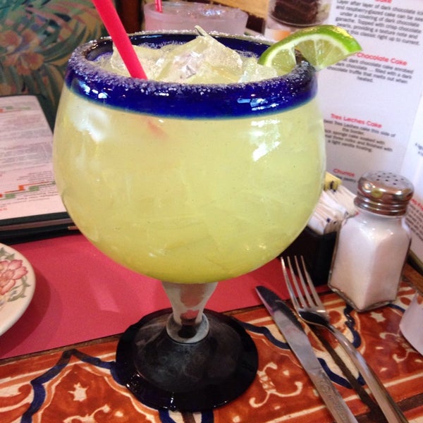 6/6/2014 tarihinde Carrie L.ziyaretçi tarafından Azteca Mexican Restaurant Matthews'de çekilen fotoğraf