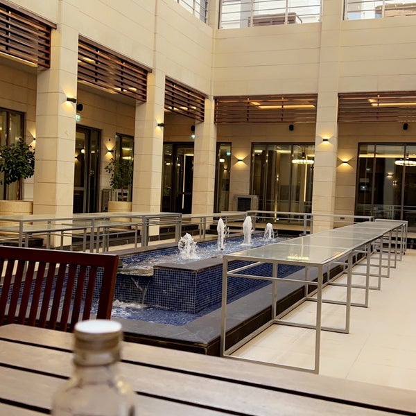 Foto tirada no(a) DoubleTree by Hilton Riyadh - Al Muroj Business Gate por F em 7/27/2023