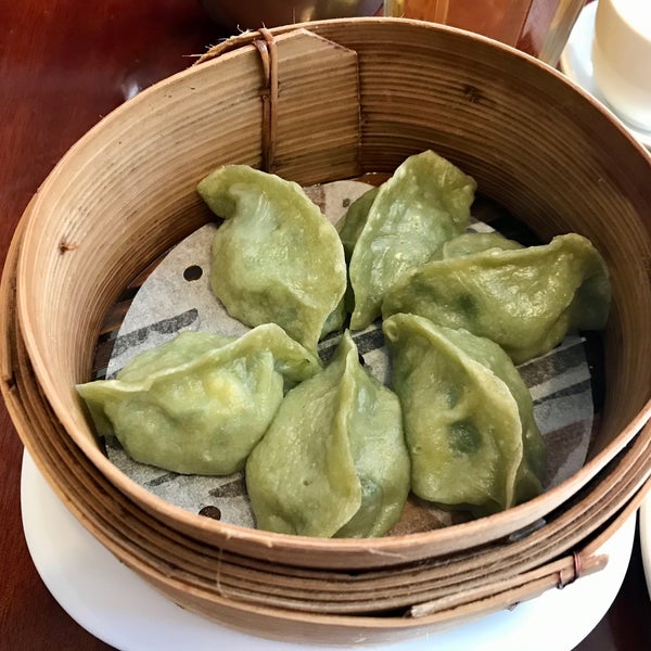 Снимок сделан в Mother&#39;s Dumplings пользователем Emmanuelle N. 10/6/2019
