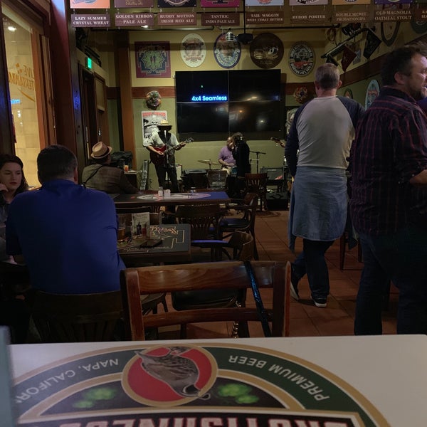 Foto tomada en Downtown Joe&#39;s Brewery &amp; Restaurant  por Michael A. el 5/2/2019