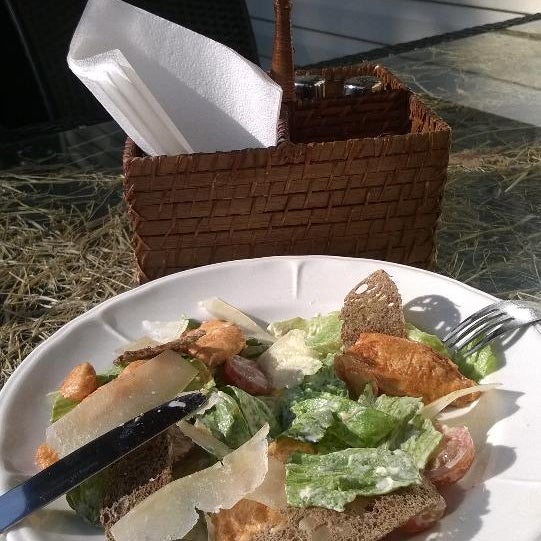 9/21/2014 tarihinde Yana S.ziyaretçi tarafından Ресторан &quot;Гольф-Дача&quot; / Golf-Dacha Restaurant'de çekilen fotoğraf