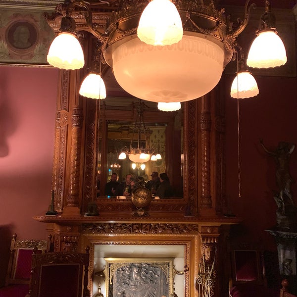 11/17/2018にStephen O.がHeurich Mansion (The Brewmaster&#39;s Castle)で撮った写真