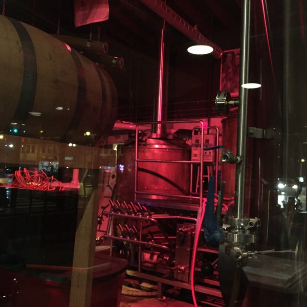 11/28/2015 tarihinde Stephen O.ziyaretçi tarafından Black Lotus Brewing Co.'de çekilen fotoğraf