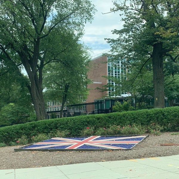 รูปภาพถ่ายที่ British Embassy โดย Stephen O. เมื่อ 7/31/2019