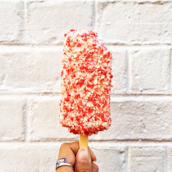 My go to is the strawberry shortcake, the perfect mix of sweet and substance! So happy to partner with Good Humor on the perfect Summer day to help stay cool!