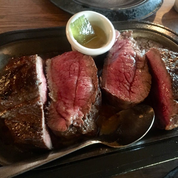 Снимок сделан в Lindey&#39;s Prime Steak House пользователем Claudia J. 5/3/2018