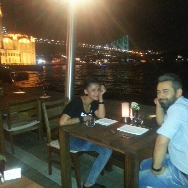 Foto tomada en Cruise Lounge Bar at Radisson Blu Bosphorus Hotel  por TC Yeliz D. el 6/23/2014
