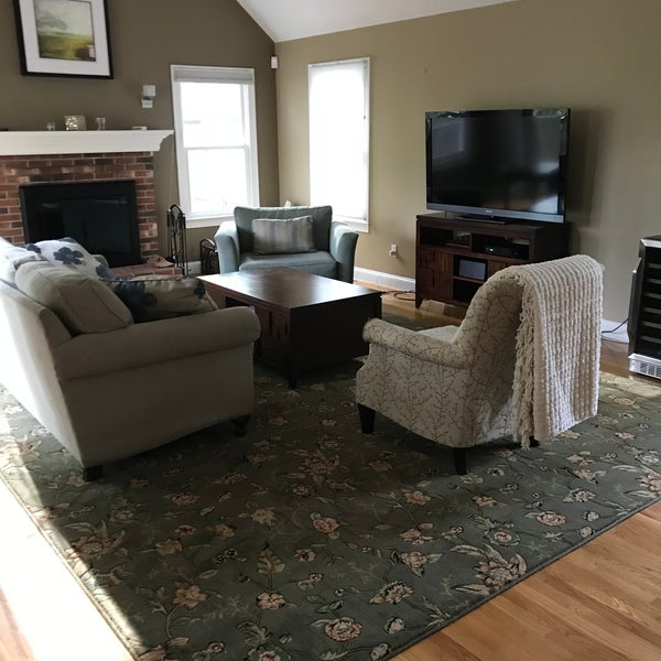 Photo taken at Sudbury Rug And Home by Sudbury Rug And Home on 8/2/2018