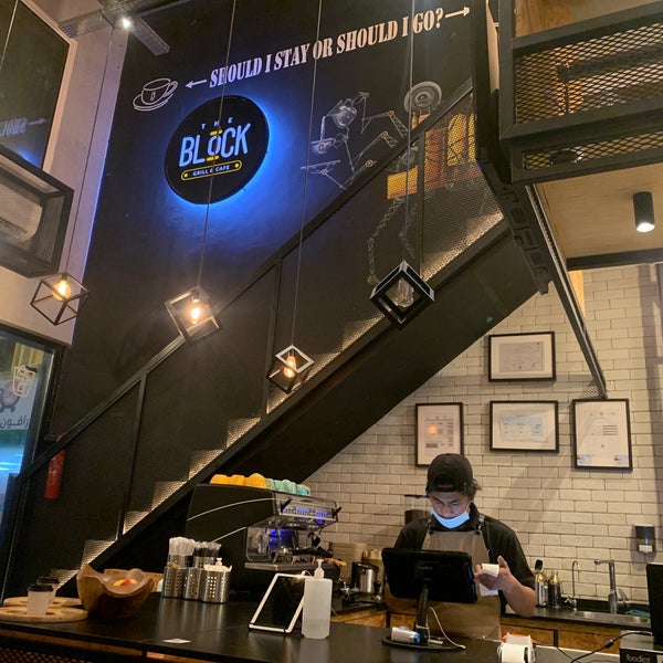 Foto scattata a The Block Grill &amp; Cafe da Abdullah A. il 5/21/2021