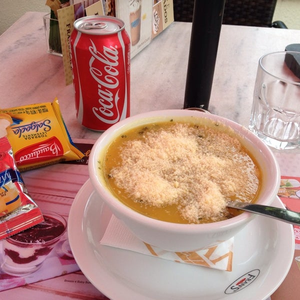 5/9/2014 tarihinde Sandra M.ziyaretçi tarafından Fran&#39;s Café Moema'de çekilen fotoğraf