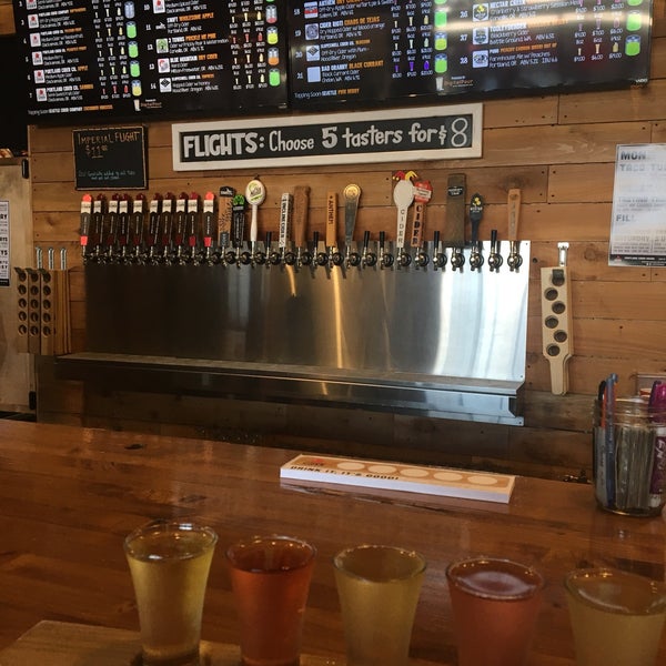 Photo taken at Portland Cider House by Anni D. on 9/3/2017