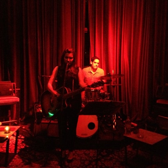 11/30/2012にDavid Y.がCafeina Loungeで撮った写真