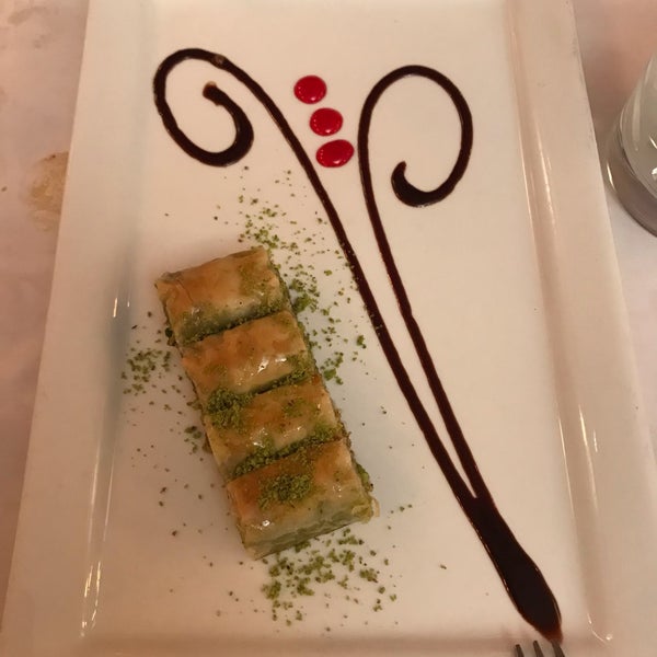 Das Foto wurde bei Turquoise Restaurant &amp; Cafe von Alina S. am 10/13/2018 aufgenommen