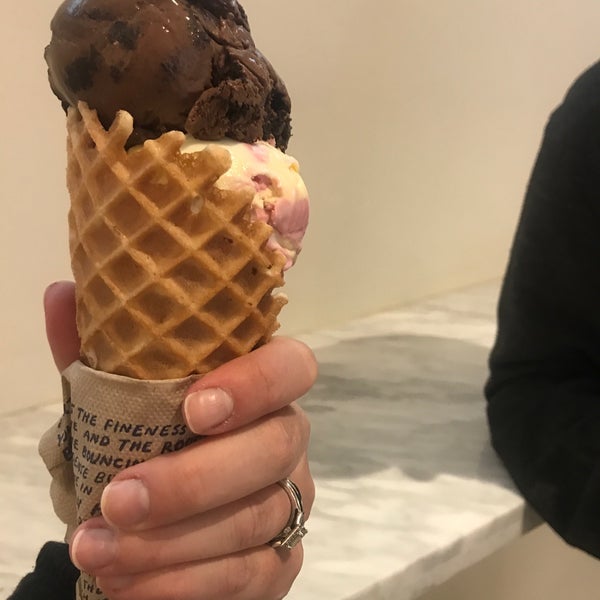 6/8/2019에 Alina S.님이 Jeni&#39;s Splendid Ice Creams에서 찍은 사진