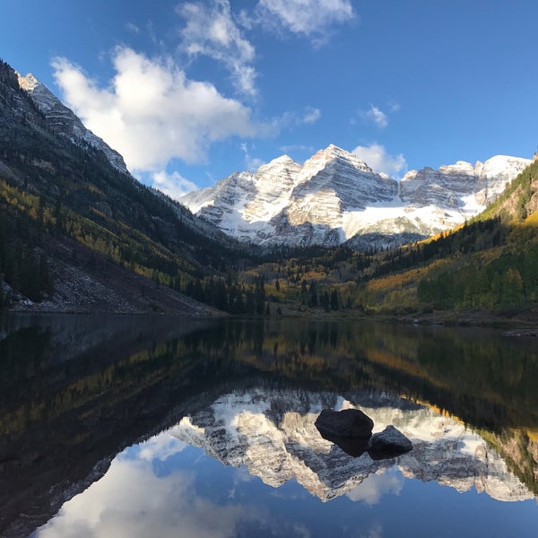 Photo taken at Maroon Bells Guide &amp; Outfitters by Yao L. on 9/24/2017