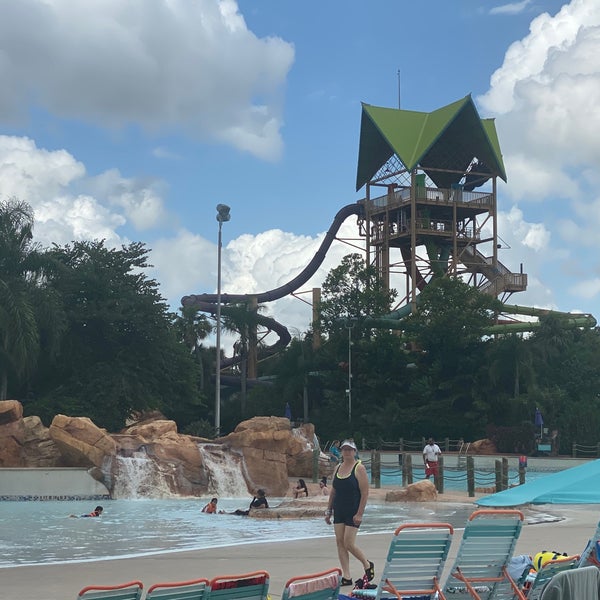 Photo taken at Aquatica Orlando by Yao L. on 10/1/2019