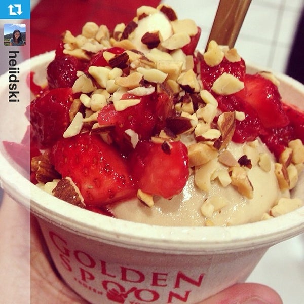 7/29/2014にHeidi S.がGolden Spoon Frozen Yogurtで撮った写真