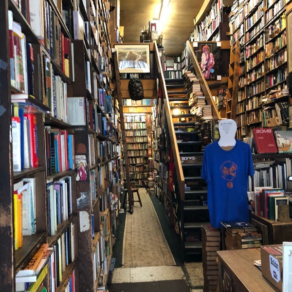 Photo taken at Westsider Rare &amp; Used Books Inc. by Corbin P. on 12/3/2017