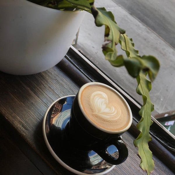 Foto tirada no(a) Ludlow Coffee Supply por Farhad S. em 10/10/2019