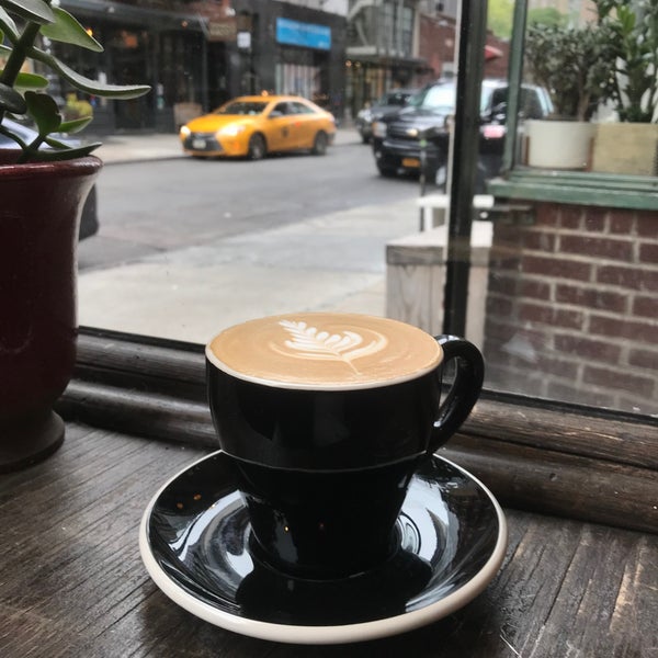 10/22/2019 tarihinde Farhad S.ziyaretçi tarafından Ludlow Coffee Supply'de çekilen fotoğraf