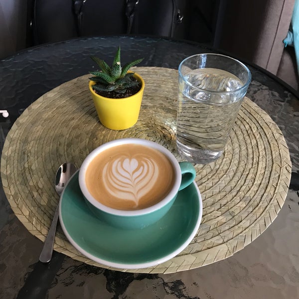 9/5/2018 tarihinde Farhad S.ziyaretçi tarafından Coffeeholic'de çekilen fotoğraf