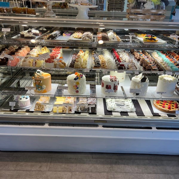 Gateaux Specialty Cakes & Pastries Bakery in Denver